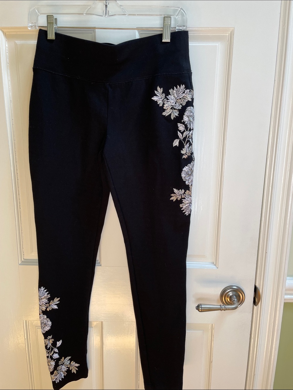 INC international concepts Silver and Gold Floral embossed leggings size S